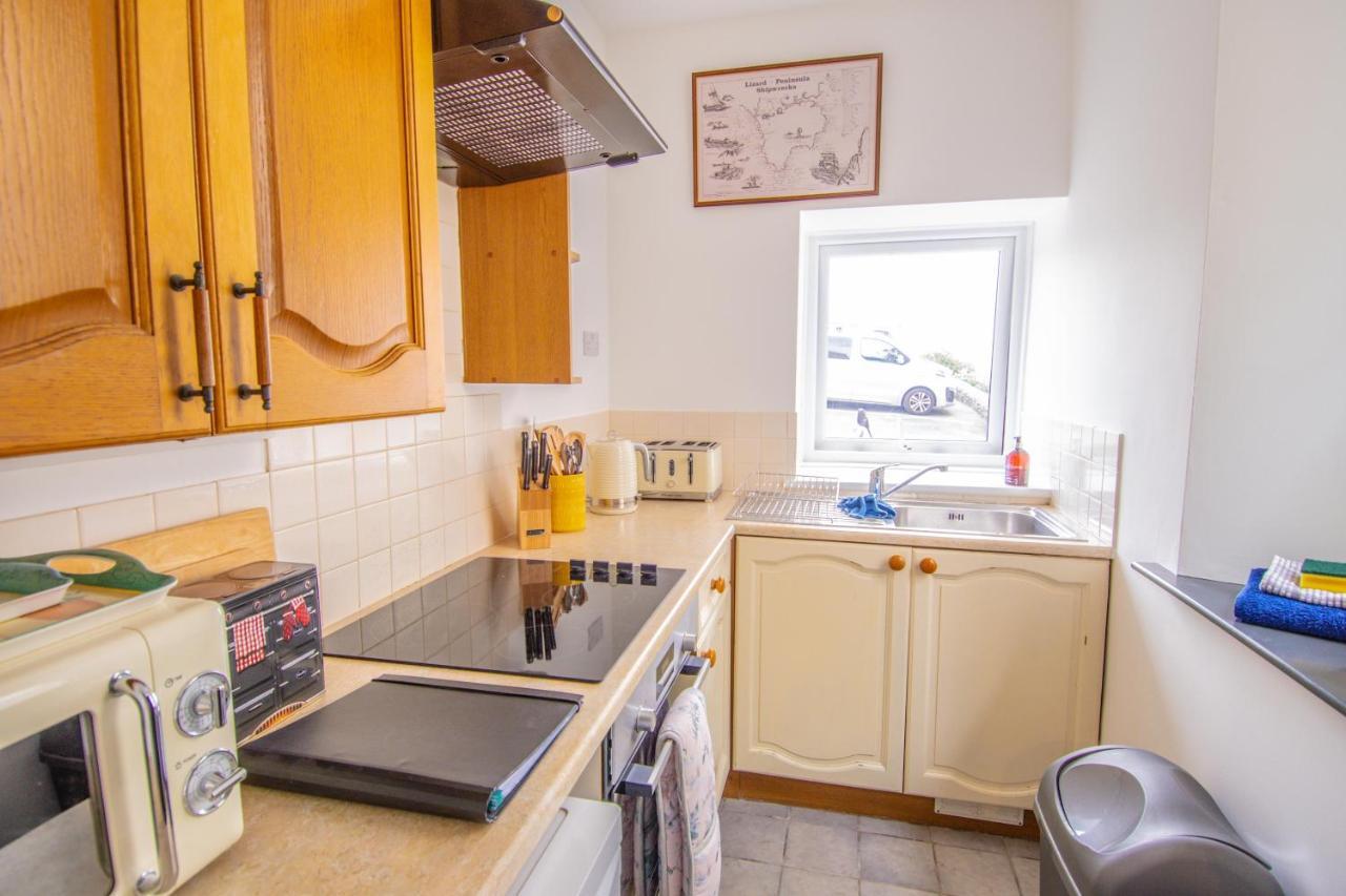 Journeys End With Stunning Sea Views From The Headland Villa Coverack Bagian luar foto